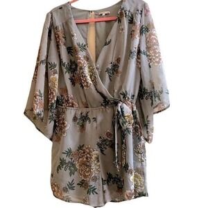Long Sleeve Flower Romper Size :Large